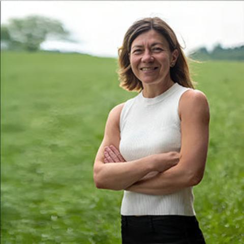 Orsolya Szathmári,自然疗法师,营养治疗师